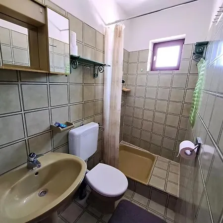 Izabela Apartment *