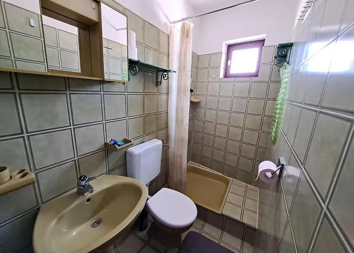 Izabela Apartment *