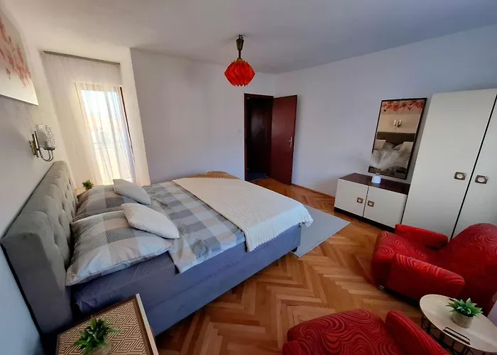 Izabela 公寓 茨里克韦尼察